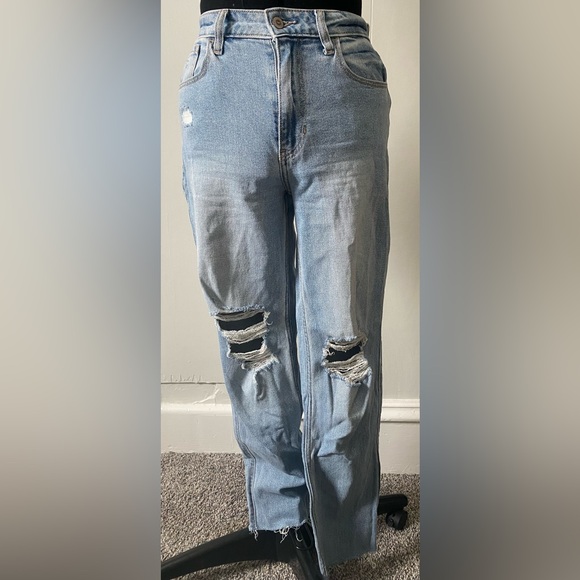 Hollister Jeans - Picture 1 of 3